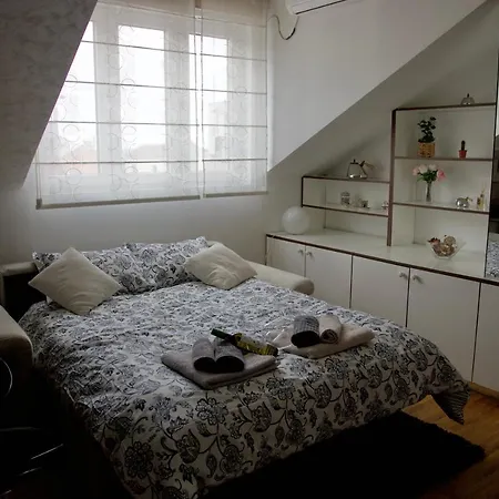 Triangle 1 Apartment *