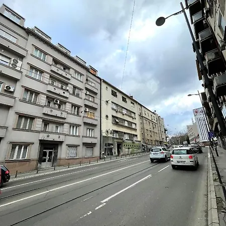 Apartment Triangle 1