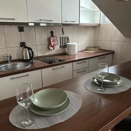 Apartment Triangle 1